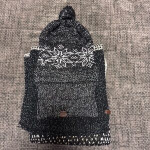 Roots Knit Beanie Hat & Scarf Set | Black & Oatmeal | Cozy Winter